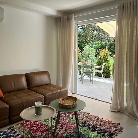 Rez-de-villa Avec Terrasse Privative Sur Jardin *