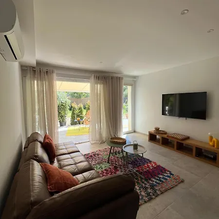Appartement Rez-de-villa Avec Terrasse Privative Sur Jardin