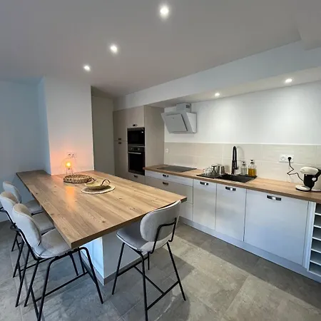 Rez-de-villa Avec Terrasse Privative Sur Jardin Apartman Ajaccio